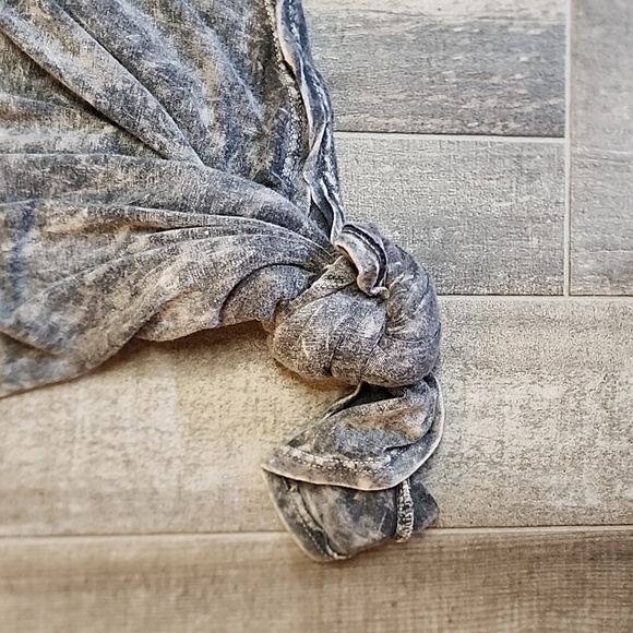 Guilded intent brand distressed TShirt - Picture 10 of 10